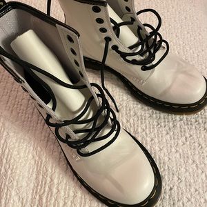 Dr. Martens 1460 smooth leather white boots - size 8